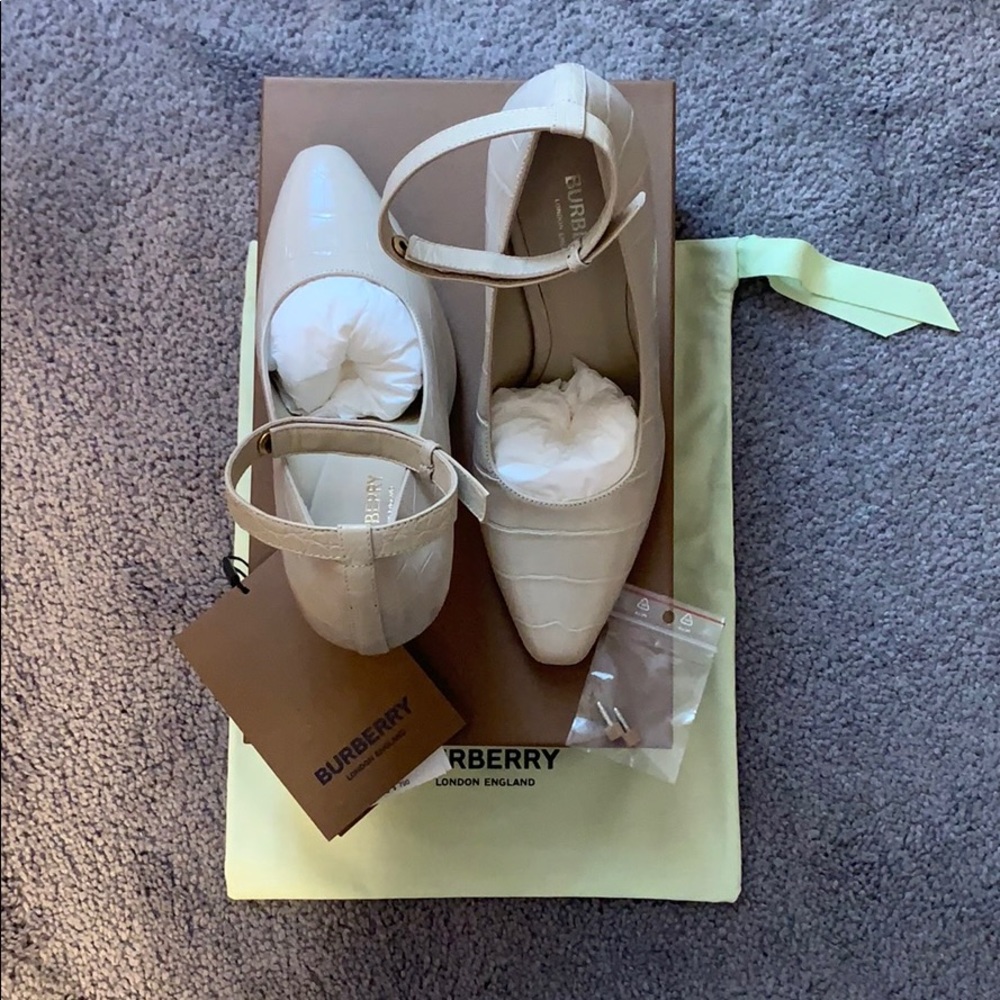 Authentic Burberry Neutral Heel with Ankle Strap - Picture 2 of 6